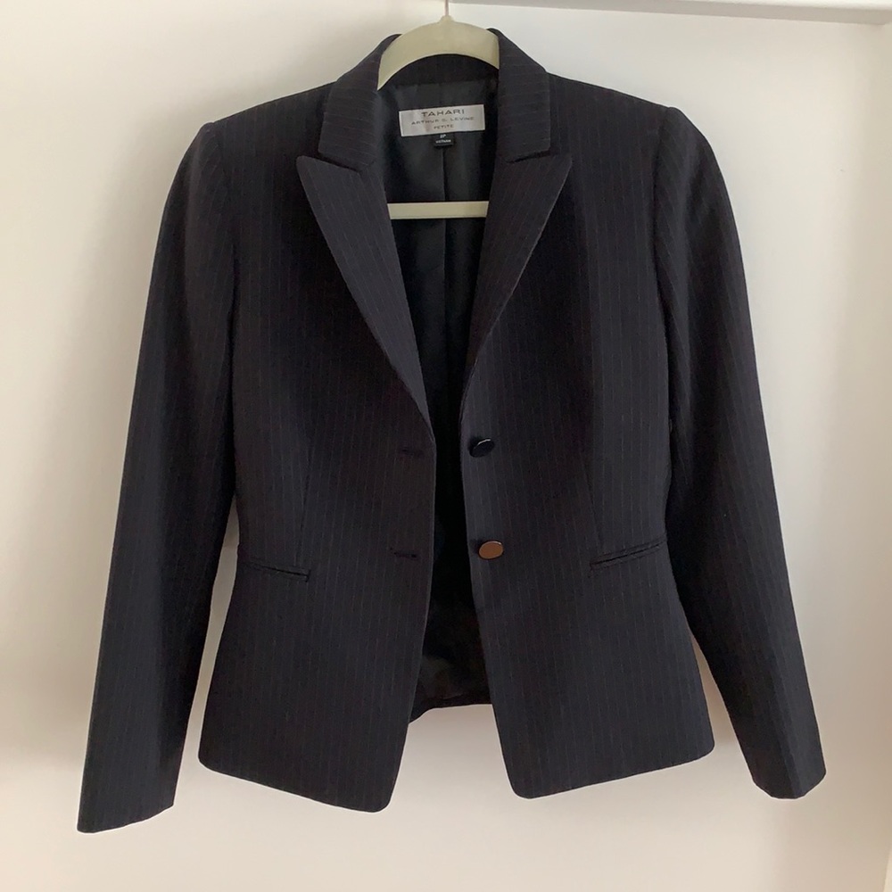 TAHARI Striped Suit Jacket 2P